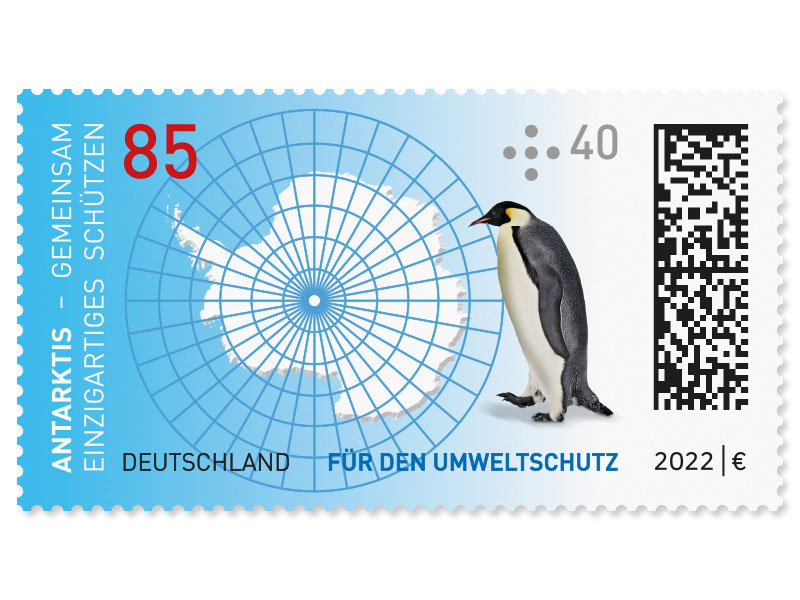 Kaiserpinguin betrachtet die Karte des Eisschildes mit Lngen   und Breitengraden