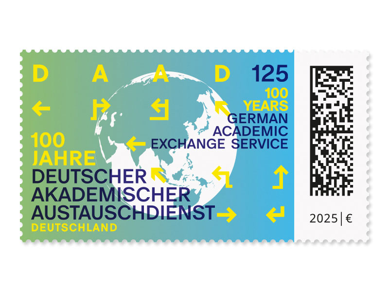 Schriftzug des Briefmarkenthemas in Deutsch und Englisch vor einer Erdkugel